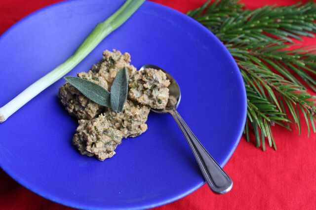 A Low FODMAP Christmas Dinner & A Recipe For Sage & Spring Onion Stuffing