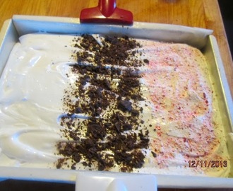 Homemade Marshmallows . . . plain, chocolate and peppermint topped!