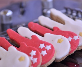 Migdałowe ciasteczka "słodkie gitary" dekorowane lukrem plastycznym
