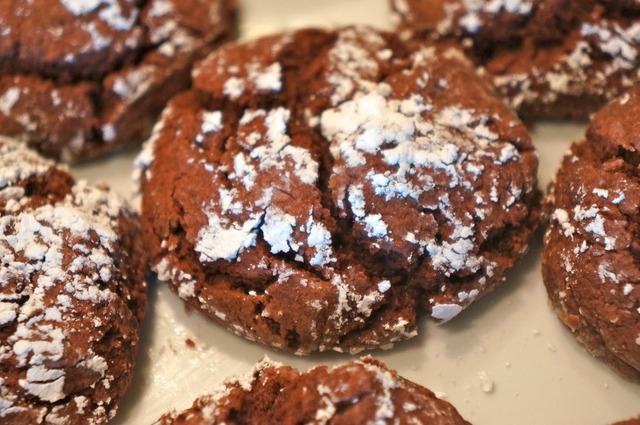 Easy Chocolate Crinkle Cookies...