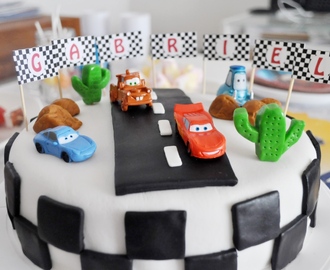 Cake design : gâteau d’anniversaire sur le thème de Cars