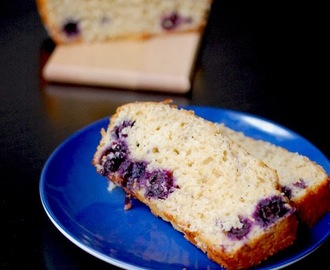 Blueberry lemon Greek yogurt loaf bread