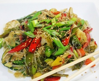 Cocina sana y económica: Wok de verduras con fideos de soja (paso a paso)