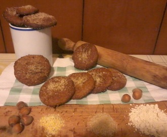 Biscotti con farina di castagne, grano saraceno e nocciole