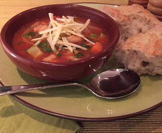 Chunky tomato and bean soup