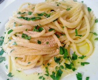 Espaguetis con ajo, guindilla y aceite – Espaguetis con ajo y perejil – Spaghetti aglio e olio