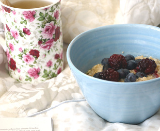 What's on your breakfast table? {Porridge mit Beeren N°1} ♥