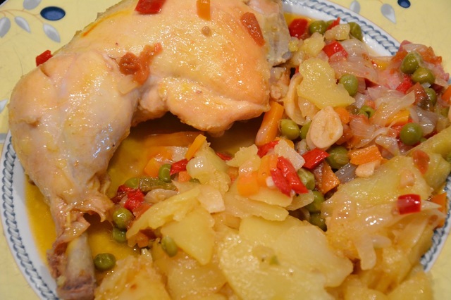 Pollo guisado con verduras al estilo Juanipimer.