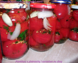 Pomidory z pietruszką i czosniem na zimę