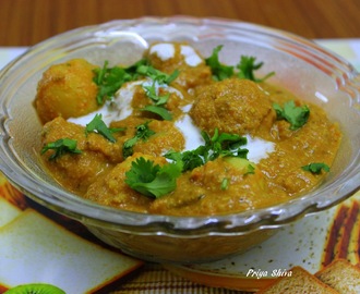 Dum Aloo / Punjabi Dum Aloo Recipe / Baby Potato Curry