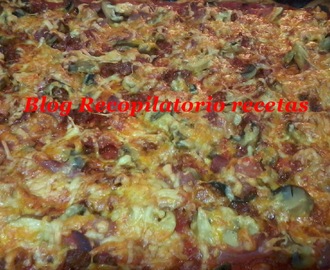 Pizza de ajo y cebolla con chistorra en thermomix