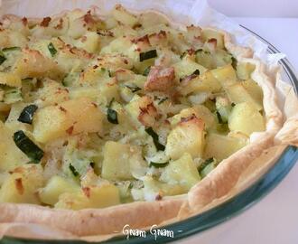 Torta salata con merluzzo patate e zucchine | Ricetta