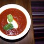 Soppa på rostad paprika och färska tomater