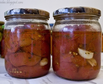 Przetwory z pomidorów - pomidory w słoiku jak "z puszki"