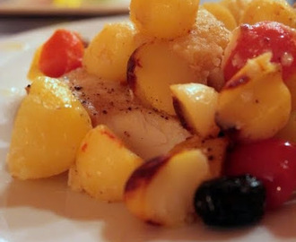 Merluzzo al forno con pomodorini, olive e patate