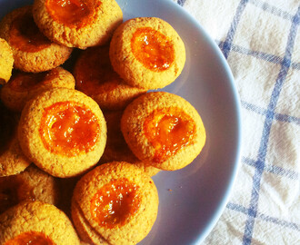 Biscotti di grano saraceno con marmellata di arance e cannella