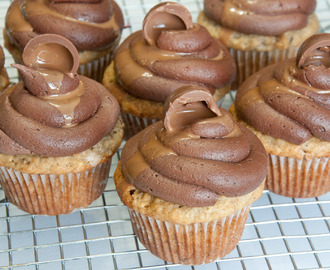 Banana Cupcakes with Peanut Butter Chocolate Filling and Icing