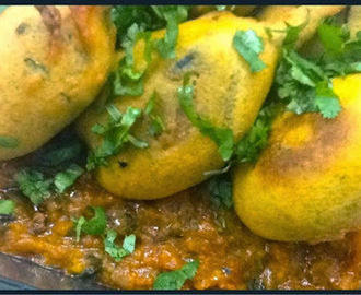 Lazees brinjal lazawab ( eggplant fitters in tomato curry )/ How To Make Stuffed Brinjal Curry