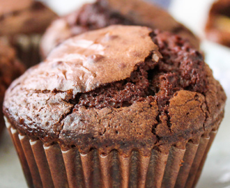 Zondag Bakdag: Chocolade muffins met stukjes witte chocolade