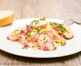 Kartoffelsalat mit Weißwurst und Radieschen