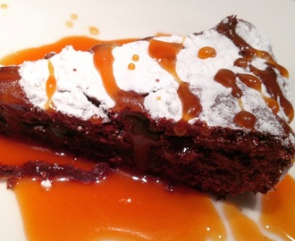 Torta al cioccolato con caramello salato - Chocolate cake and salted caramel