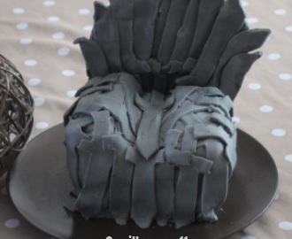Gâteau Game of thrones en pâte à sucre (gâteau vanille et ganache montée à la crème de marrons) au thermomix ou sans