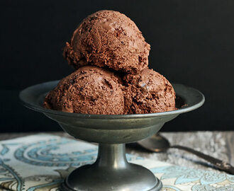 Low Carb Chocolate Bacon Toffee Ice Cream