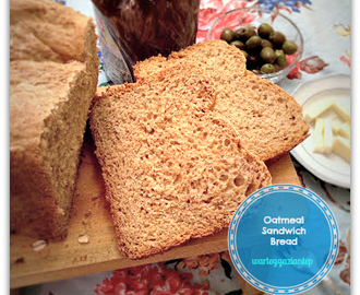 Oatmeal Sandwich Bread -- Roti Tawar Oatmeal