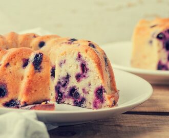 Recept: Koolhydraatarme en suikervrije blauwe bessen cake