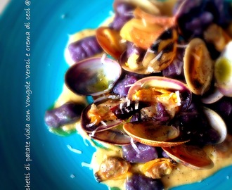 Gnocchetti di patate viola con Vongole Veraci e crema di ceci