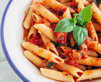 Easy & Delicious Tomato & Basil Penne
