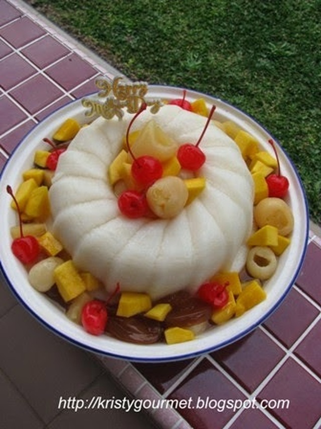 Almond Jelly Cake With Mixed Fruit