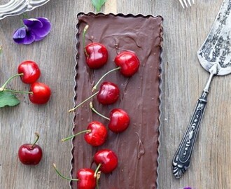 Τάρτα σοκολάτα με κεράσια, από την Μυρσίνη Λαμπράκη και το mirsini.gr!
