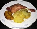 Confit de pato con patatas, manzana y reducción de Pedro Ximénez