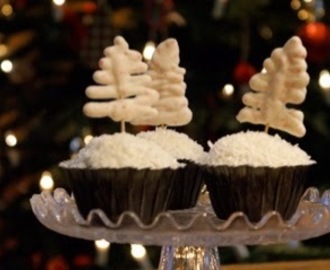 Adventskalender Türchen Nr. 22: Keine Panik... es sind noch 2 Tage und Schoko Cupcakes mit Kokos-Schneedecke