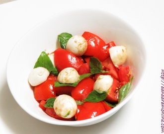 Bocconcini Salad with Tomato and Basil and Balsamic Vinegar Dressing