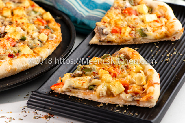 Paneer Pizza / Paneer and Mushroom Pizza - MeemisKitchen