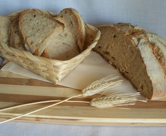 Pane misto con lievito madre, farina integrale, 0 e semola rimacinata