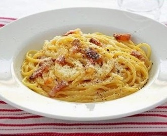 Pasta alla gricia, piatto tipico della tradizione culinaria romana.