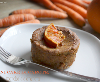 Mini cake di carote, mandorle, arancia e semi di chia #vegan e #sugarfree