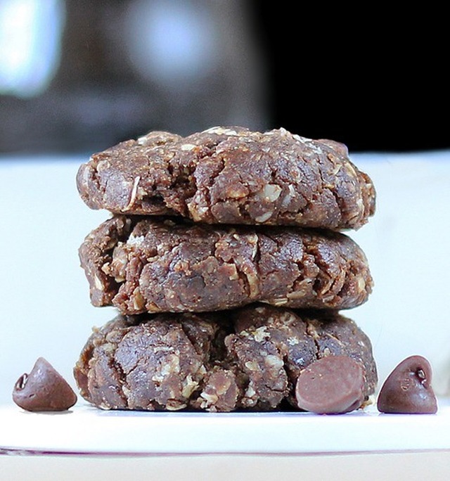 Raw Double Chocolate Chip Cookies - Quick Dessert Recipes