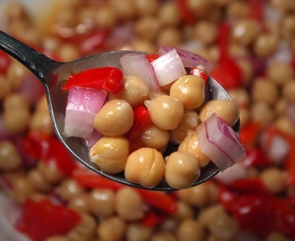 Chickpea (Garbanzo Bean) & Sweet Red Pepper Salad