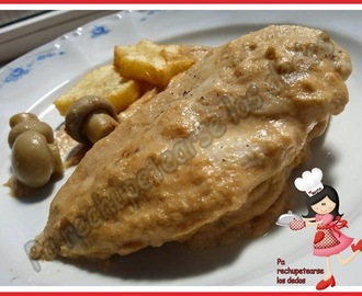 *Pechugas de pollo en salsa de nata y champiñones (tradicional)