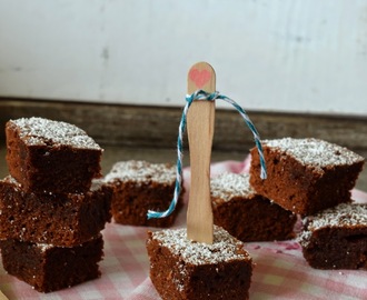 Blitzschneller Kuchen mit Nuss-Nougat-Creme, oder: Wie man Missgeschicke unauffällig vertuscht + Facebook-Neuigkeiten