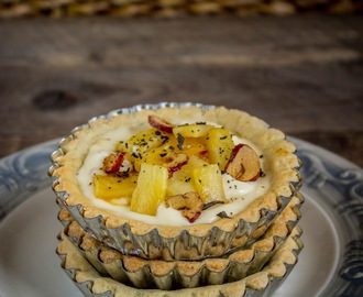 RICETTA | Tartellette di frolla al tè verde con crema leggera alla vaniglia e ananas caramellato per Dammann e Les Pommes
