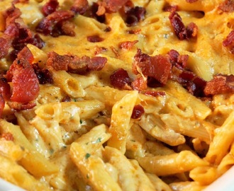 Cheesy Smoked Mozzarella Pasta Bake with Chicken and Bacon and the CookingPlanit Formaggio Cheese Challenge