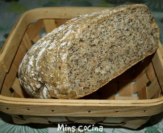 Pan integral con avena y semillas de amapola