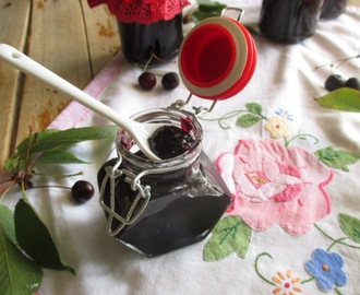 Confettura di ciliegie fatta in casa senza fruttapec, ricetta con foto