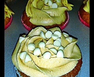 Cupcakes de chocolate blanco y vainilla con crema de avellana