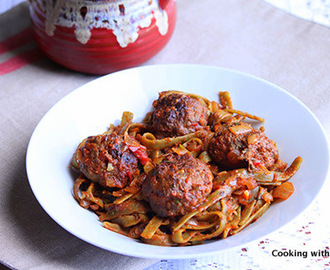 Baked Beef Balls with Spinach Spaghetti